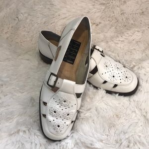 Vision Comfort white leather shoes